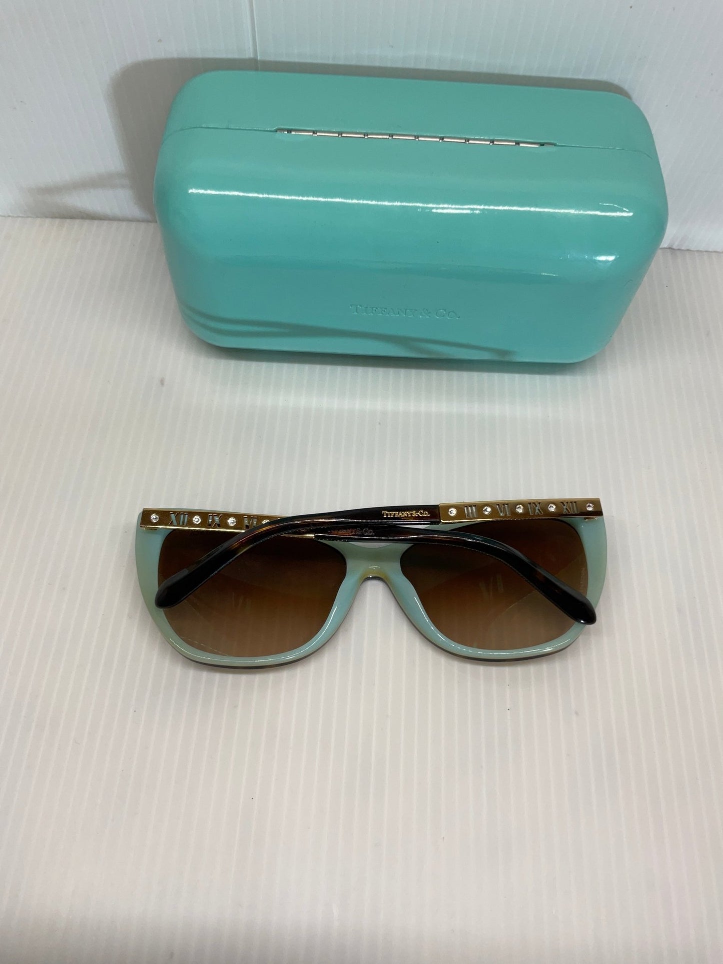 Tiffany woman sunglasses cat eye tf 4094 made in Italy - Classic Fashion DealsTiffany woman sunglasses cat eye tf 4094 made in ItalyClassic Fashion DealsClassic Fashion DealsTiffany woman sunglasses cat eye tf 4094 made in Italy