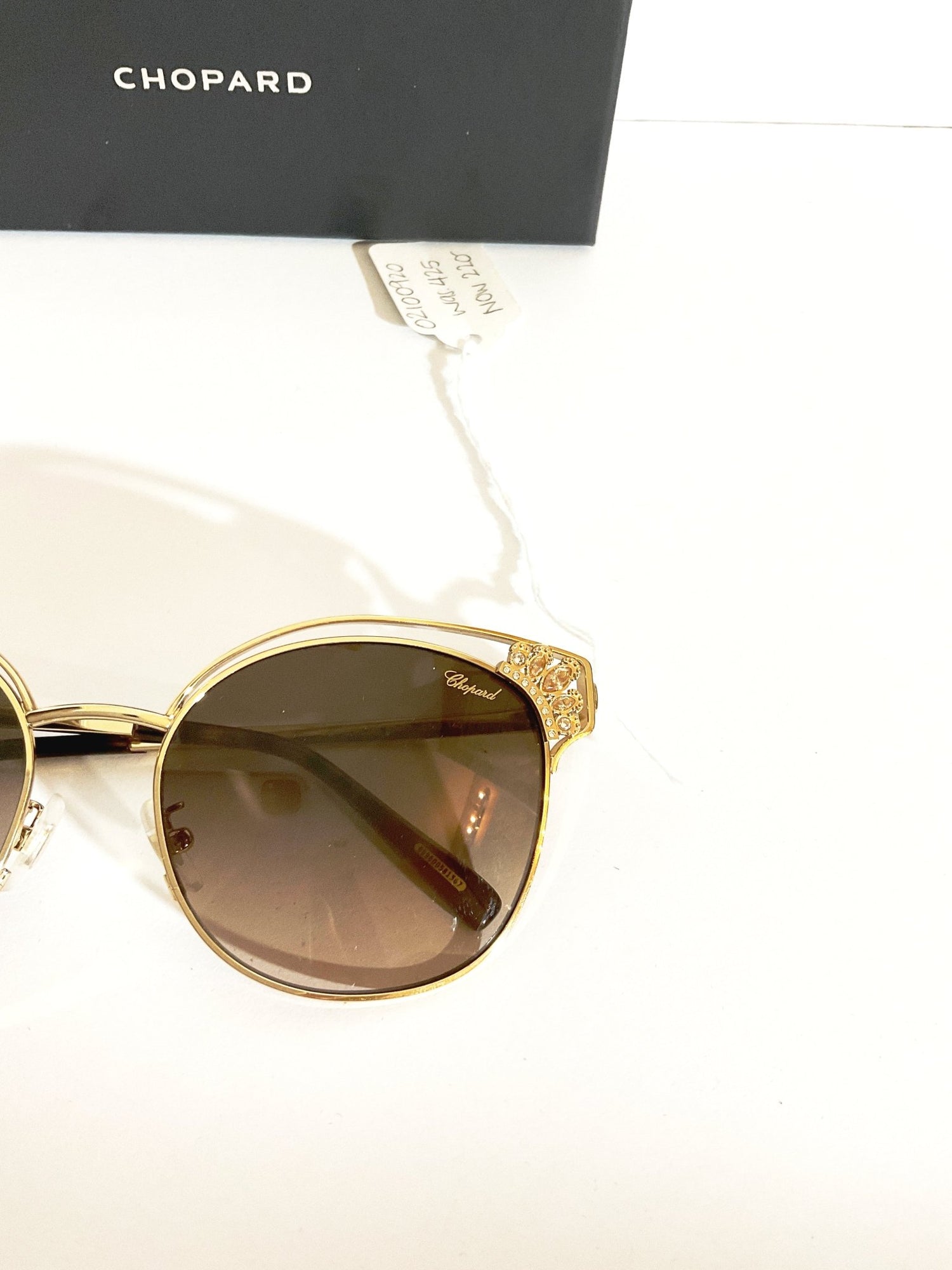 Woman Chopard sunglasses cat eye sch24s 57/17 made in Italy - Classic Fashion DealsWoman Chopard sunglasses cat eye sch24s 57/17 made in ItalyWoman sunglassesChopardClassic Fashion DealsWoman Chopard sunglasses cat eye sch24s 57/17 made in Italy