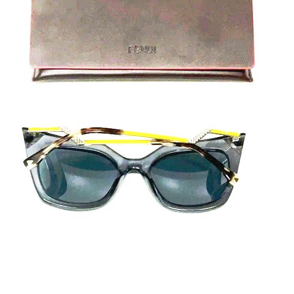Fendi woman’s sunglasses ff0060/s MSUMV blue gold lenses made in Italy - Classic Fashion DealsFendi woman’s sunglasses ff0060/s MSUMV blue gold lenses made in ItalyFendiClassic Fashion Deals