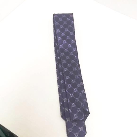 Versace unisex tie 100% silk made in Italy purple - Classic Fashion DealsVersace unisex tie 100% silk made in Italy purpleVersaceClassic Fashion DealsVersace unisex tie 100% silk made in Italy purple