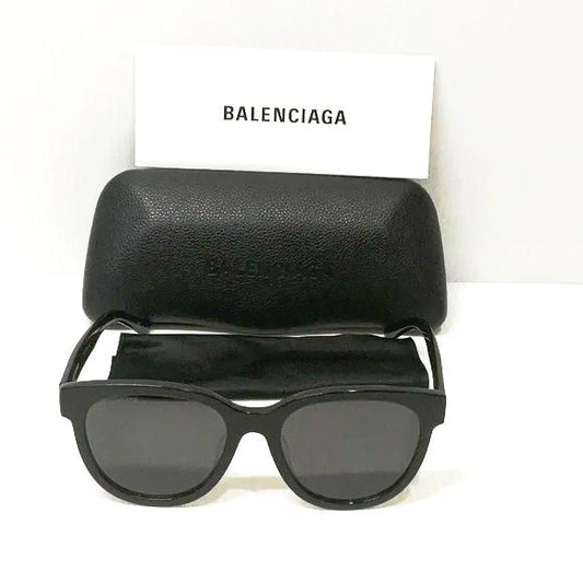 Balenciaga woman sunglasses BB00775K black frame grey lenses made in Italy - Classic Fashion DealsBalenciaga woman sunglasses BB00775K black frame grey lenses made in ItalyWoman sunglassesBalenciagaClassic Fashion Deals
