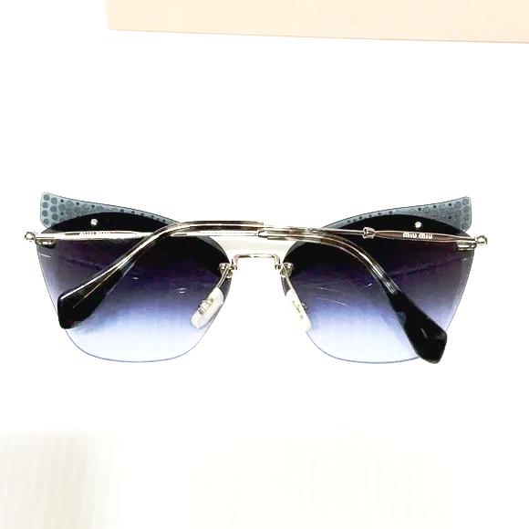 Miu Miu woman’s sunglasses smu 56T butterfly purple lenses - Classic Fashion DealsMiu Miu woman’s sunglasses smu 56T butterfly purple lensesMiu MiuClassic Fashion Deals