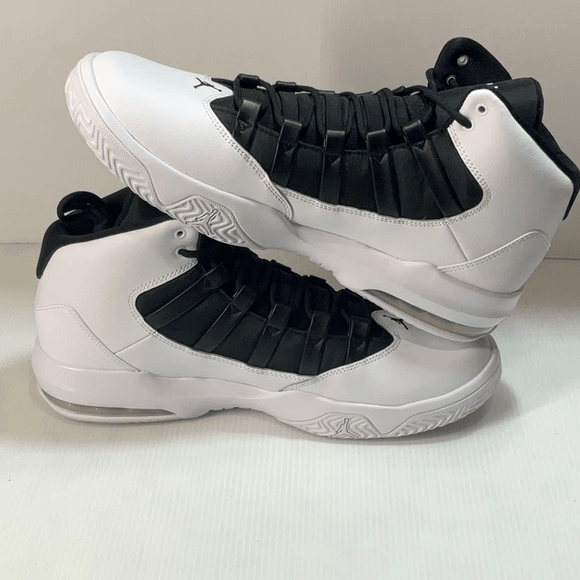 Nike Jordan max aura basketball shoes size 13 us men - Classic Fashion DealsNike Jordan max aura basketball shoes size 13 us menAthletic ShoesJordanClassic Fashion Deals