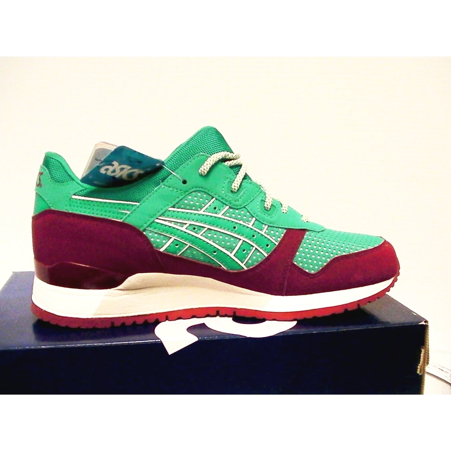 Asics running shoes gel-lyte iii size 8 us men spectra green new with box - Classic Fashion DealsAsics running shoes gel-lyte iii size 8 us men spectra green new with boxShoesASICSClassic Fashion Deals