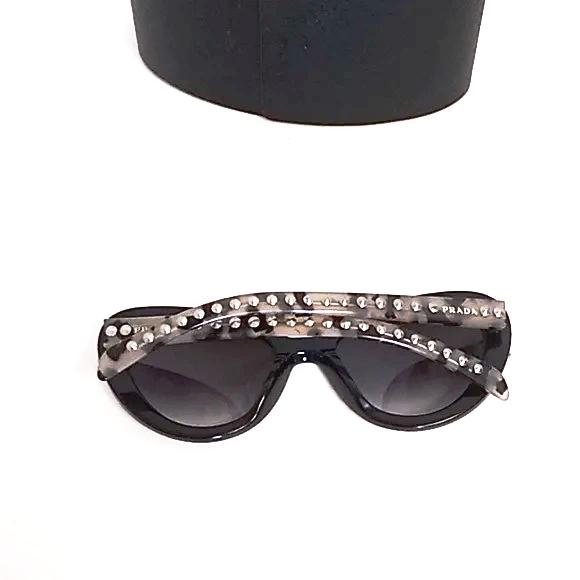 Prada woman sunglasses SPR 31QS cat eye - Classic Fashion DealsPrada woman sunglasses SPR 31QS cat eyePradaClassic Fashion Deals