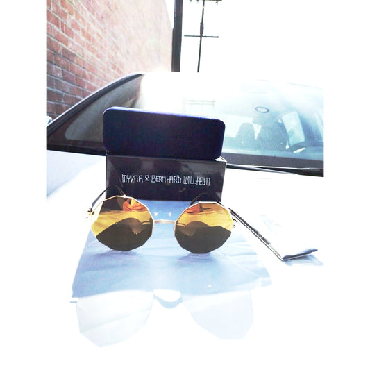 Mykita sunglasses veruschka F9 gold mirror 54/20 size 125 made in Germany - Classic Fashion DealsMykita sunglasses veruschka F9 gold mirror 54/20 size 125 made in Germanyover sizeMYKITAClassic Fashion DealsMykita sunglasses veruschka F9 gold mirror 54/20 size 125 made in Germany