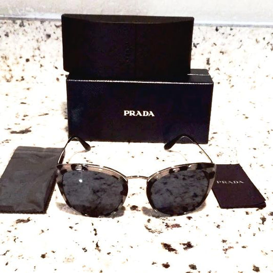 Prada woman sunglasses spr 20 us made in Italy - Classic Fashion DealsPrada woman sunglasses spr 20 us made in ItalyPradaClassic Fashion Deals