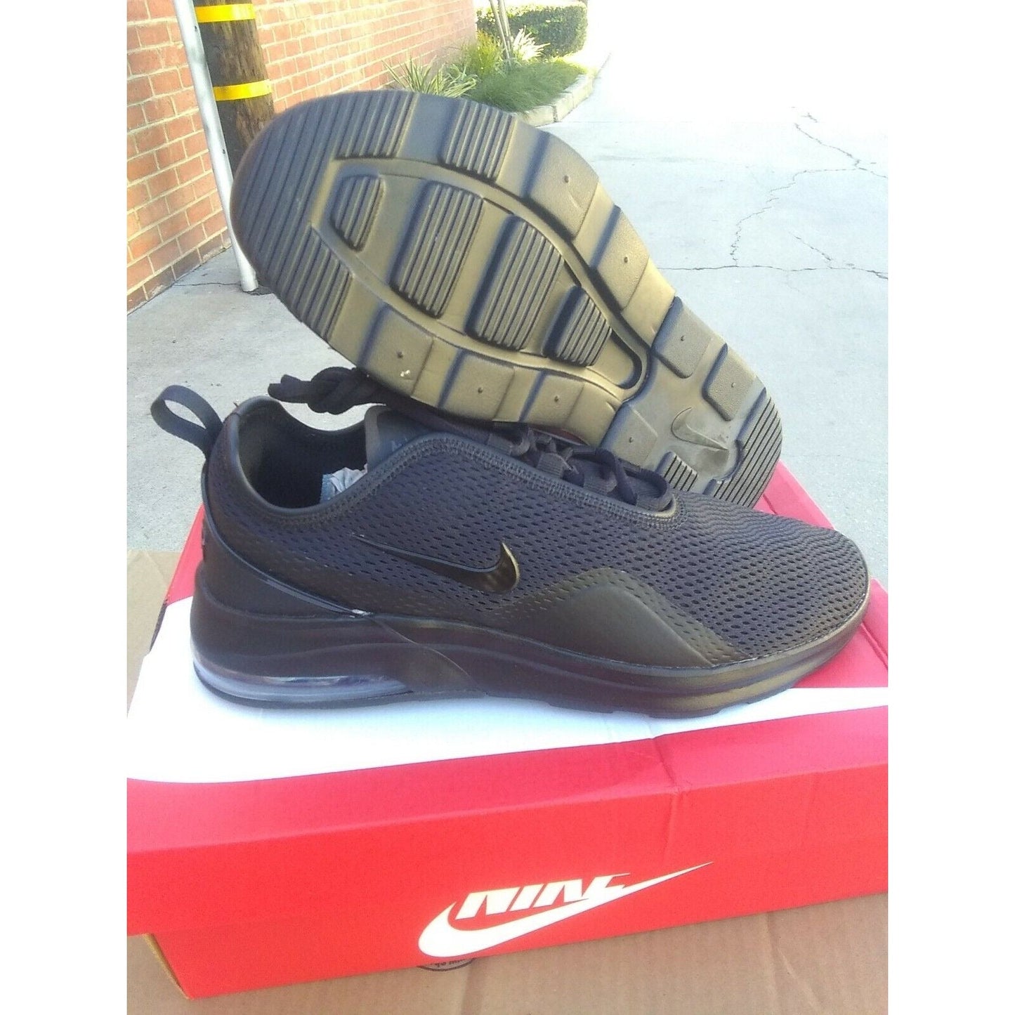 Nike Air Max Motion 2 Men's Running Shoes Size 13 US - Classic Fashion DealsNike Air Max Motion 2 Men's Running Shoes Size 13 USAthletic ShoesNikeClassic Fashion Deals
