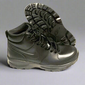 Nike Manoa Leather Hiking, Working Boots for men size 10.5 us