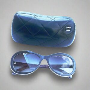 Authentic Chanel woman sunglasses 5219 c1311 oval frame