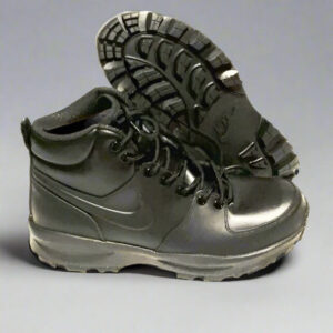 Nike Manoa hiking leather boots for men size 12 us