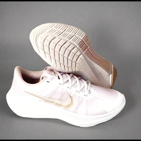 Zoom winflo8 size 9.5-woman shoes light violet