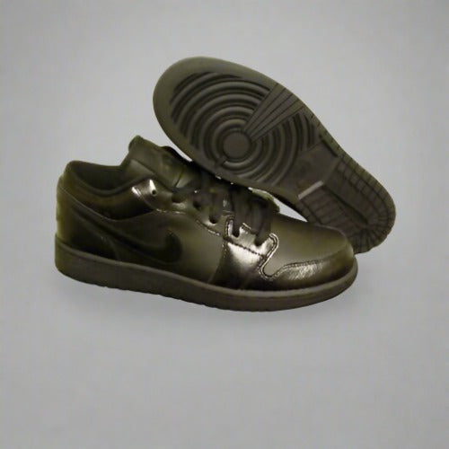 Boys Air jordan 1 low (GS) size 4 Youth All black