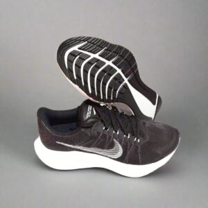 Woman’s Nike zoom winflo 8 running walking shoes size 10 us New