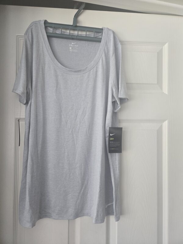 Nike Women’s Dri FIT T Shirt L Size Large New