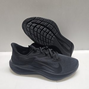 Nike zoom Winflo 7 Size 8.5 Women’s running shoes New