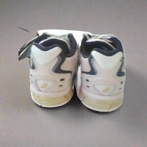Asics gel Kayano 5 Size 8.5 Men running shoes Cream New