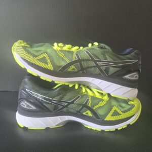 Asics gel nimbus 19 running shoes size 8 men US