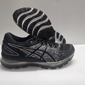 Women’s Gel nimbus 22 Size 10 Black Running Shoes New