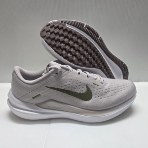 Women’s air winflo 10 size 10 running shoes new