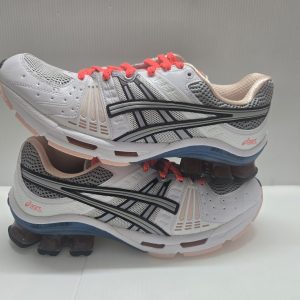 Gel kinsei OG Size 9.5 Woman Running Shoes New